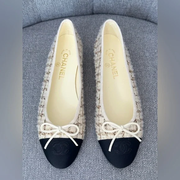 CHANEL 2025K ECRU BEIGE GOLD TWEED BALLET FLATS SIZE 39. New box dust bags - Picture 5 of 16